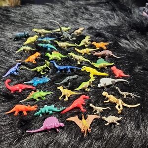 Colorful Mini Dinosaur Toy Set. VINTAGE. SET OF 39  DINOSAURS.